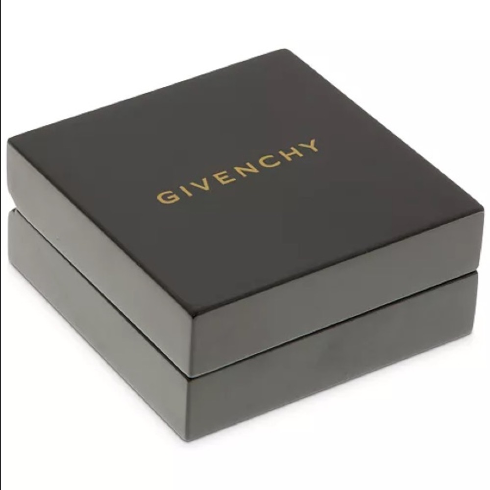 Givenchy
Silver-Tone Crystal Earrings & Necklace - Picture 7 of 8